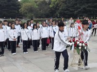 上海市貿(mào)易學(xué)校地址