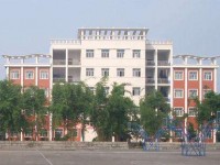 芷江民族職業(yè)中專學(xué)校汽修實訓(xùn)場所