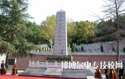 三門峽市陜州區(qū)中等專業(yè)學(xué)校校園風(fēng)光