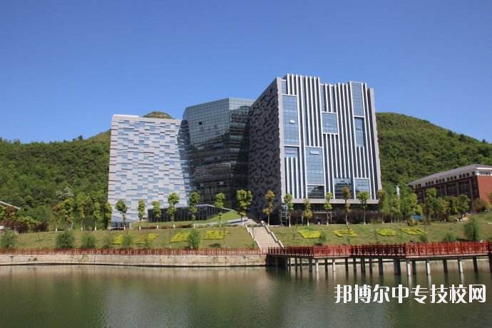 貴州省財(cái)政學(xué)校校園環(huán)境真美