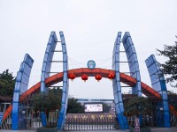 成都華大醫(yī)藥衛(wèi)生學(xué)校校園環(huán)境怎么樣