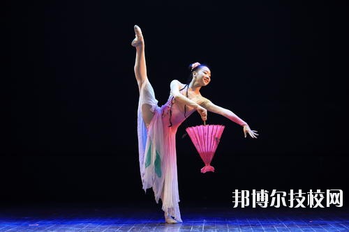 學(xué)院附中首屆舞蹈技能大賽（中國舞）順利舉行