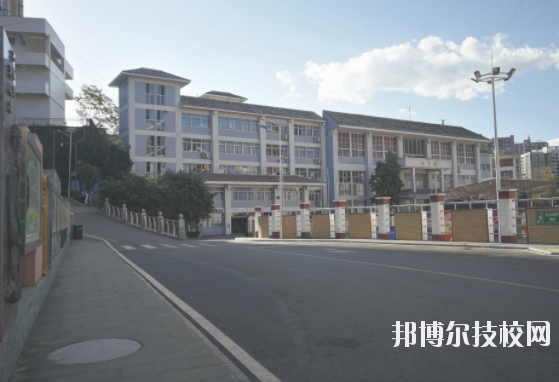 攀枝花經(jīng)貿(mào)旅游學(xué)校3