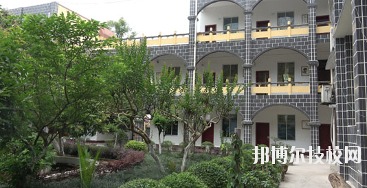 四川省合江縣先市職業(yè)高級中學(xué)校6