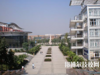 成都成工科技工程技工學(xué)校2020年招生辦聯(lián)系電話