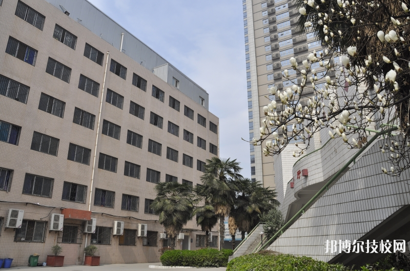 陜西商貿(mào)學(xué)校網(wǎng)站網(wǎng)址