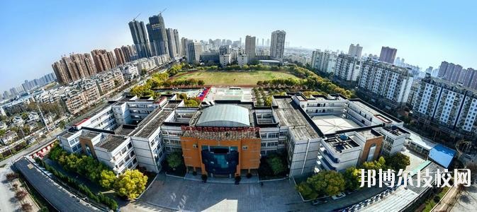 武漢市財(cái)貿(mào)學(xué)校2020年宿舍條件