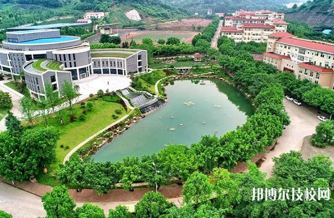 重慶女子職業(yè)高級(jí)中學(xué)2020年報(bào)名條件、招生要求、招生對(duì)象