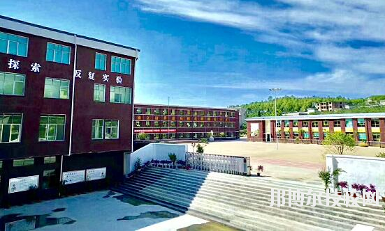 都勻中等職業(yè)技術(shù)學校2020年招生辦聯(lián)系電話