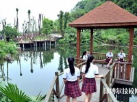 重慶女子職業(yè)高級(jí)中學(xué)2020年招生辦聯(lián)系電話