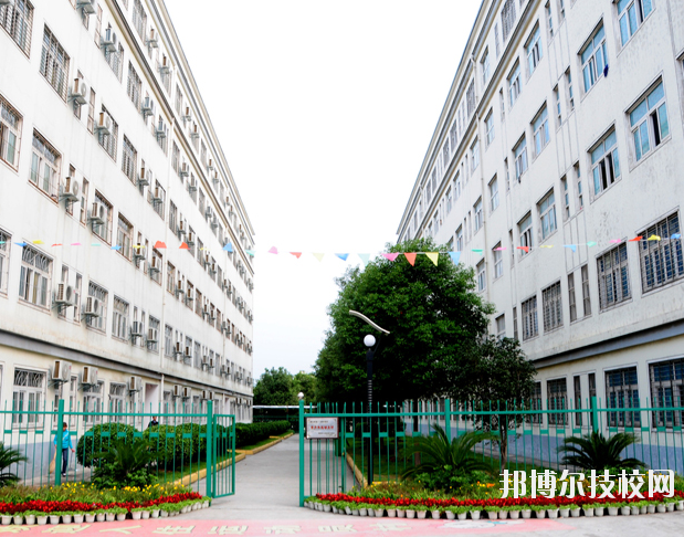 湖北信息工程學(xué)校1