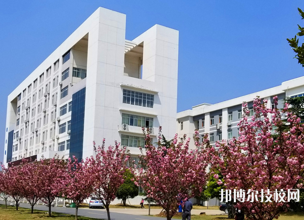 湖北信息工程學(xué)校3