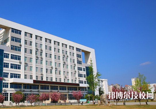湖北信息工程學校4