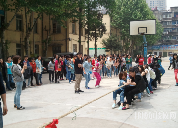 湖北現(xiàn)代科技學(xué)校2020年報名條件、招生要求、招生對象