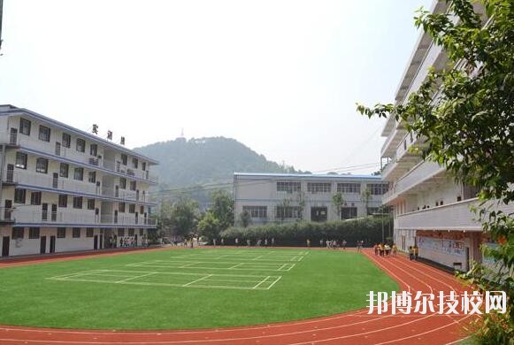 重慶知行衛(wèi)生學(xué)校2020年報(bào)名條件、招生要求、招生對象