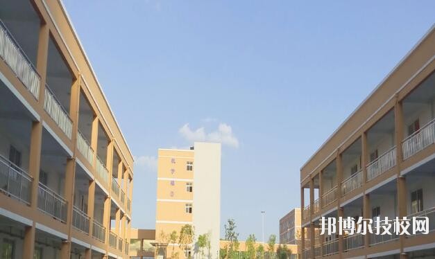 遵義紅花崗經(jīng)濟(jì)職業(yè)技術(shù)學(xué)校2020年招生辦聯(lián)系電話