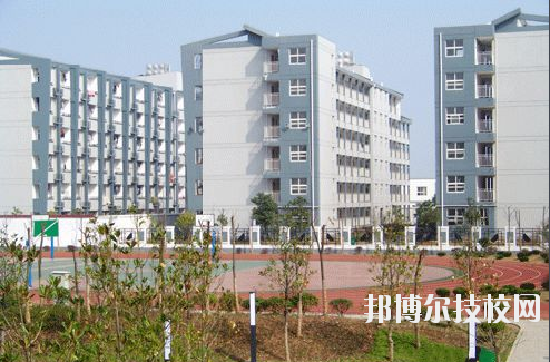 武漢市藝術(shù)學(xué)校2020年招生辦聯(lián)系電話
