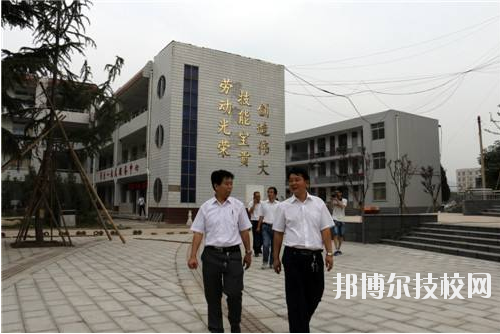 洛南縣職業(yè)技術(shù)教育中心2020年報名條件、招生要求、招生對象