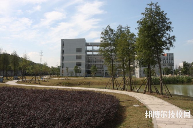 湖州中等衛(wèi)生專業(yè)學(xué)校2020年報名條件、招生要求、招生對象