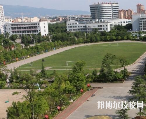 曲靖財(cái)經(jīng)學(xué)校地址在哪里