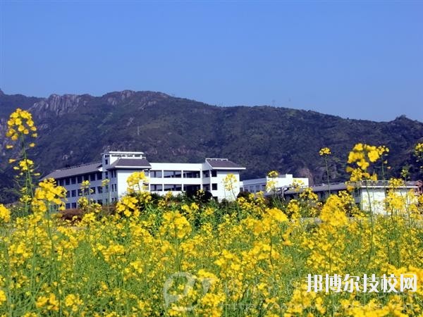 樂清市雁蕩山旅游學(xué)校2020年報名條件、招生要求、招生對象