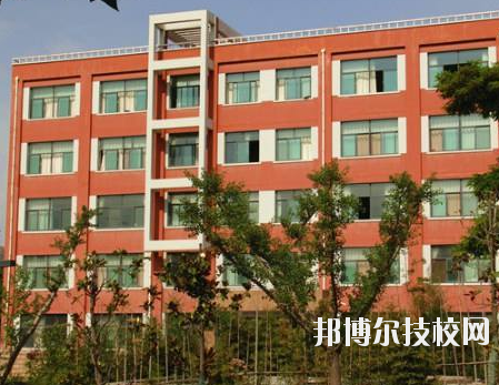 天水市職業(yè)技術學校2020年報名條件、招生要求、招生對象
