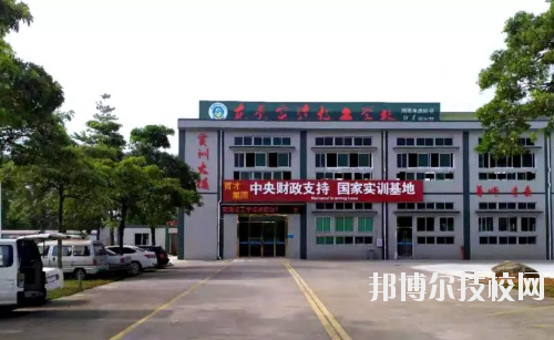 東莞市實(shí)驗(yàn)技工學(xué)校7