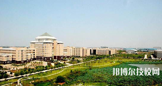 武漢市交通科技學校2