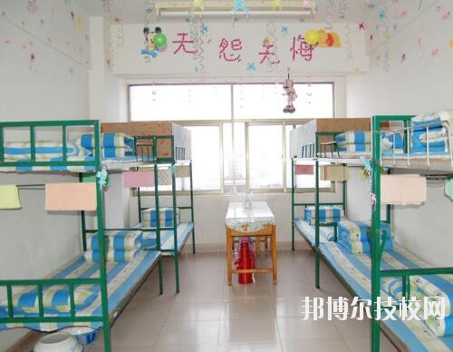 河南商務(wù)中等職業(yè)學(xué)校2023年宿舍條件