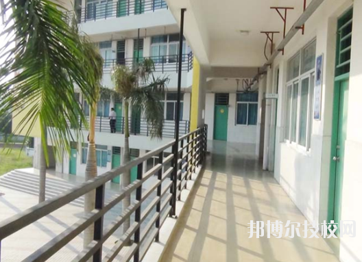 深圳市智理技工學(xué)校3
