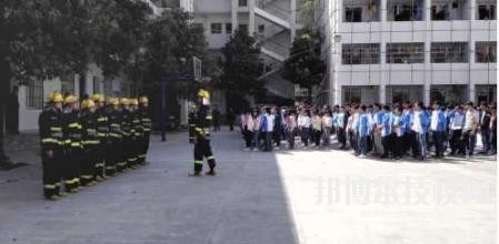 鎮(zhèn)巴縣職業(yè)教育中心怎么樣、好不好