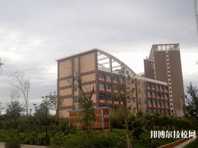 昆明衛(wèi)生學(xué)校2020年招生辦聯(lián)系電話