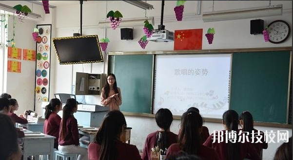 武漢黃陂職業(yè)技術學校3