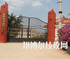 云南昆明工業(yè)學(xué)校2020年學(xué)費(fèi)、收費(fèi)多少
