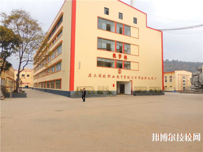 云南昆明工業(yè)學(xué)校2020年報(bào)名條件、招生要求、招生對(duì)象