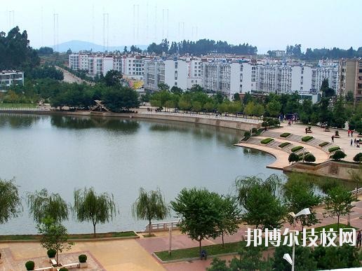 云南昆明工業(yè)學(xué)校2020年招生辦聯(lián)系電話