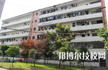 江西輕工業(yè)高級(jí)技工學(xué)校2020年報(bào)名條件、招生要求、招生對(duì)象