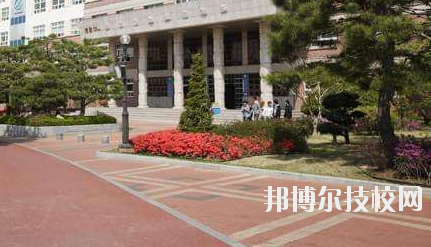 張掖市育才技工學(xué)校2020年報(bào)名條件、招生要求、招生對(duì)象