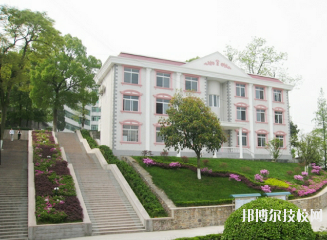 恩施衛(wèi)生學(xué)校2020年有哪些專業(yè)