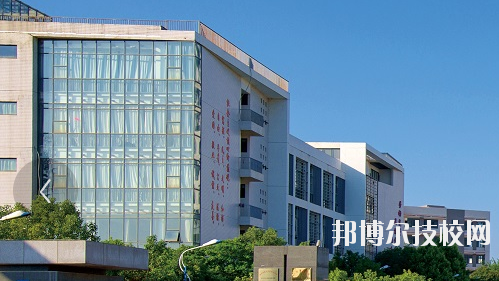 柳州第二職業(yè)技術(shù)學(xué)校2020年報(bào)名條件、招生要求、招生對(duì)象