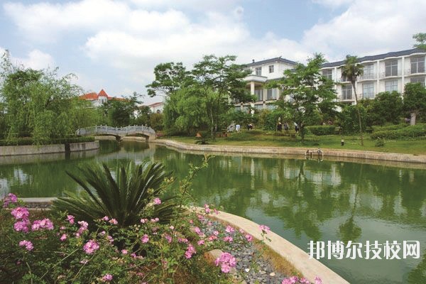 昆明華西航空旅游學(xué)校2020年有哪些專業(yè)