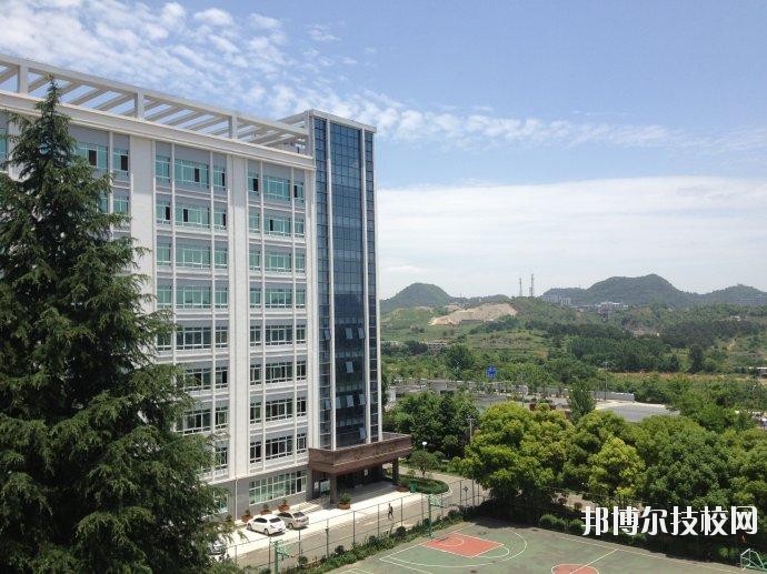 荊州機械電子工業(yè)學校2020年招生辦聯(lián)系電話
