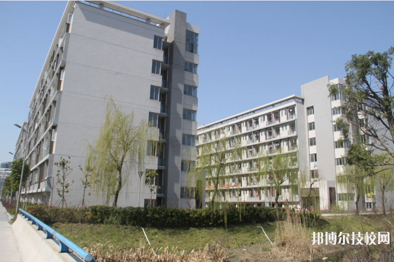江蘇海安中等專業(yè)學校2020年宿舍條件