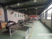 重慶聚英技工學(xué)校2020年招生辦聯(lián)系電話