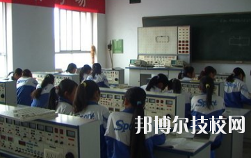 平?jīng)鲂畔⒐こ虒W校怎么樣、好不好