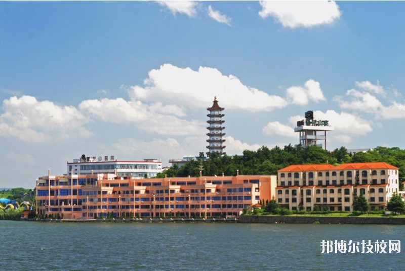 鄂州中等專業(yè)學(xué)校2020年招生辦聯(lián)系電話