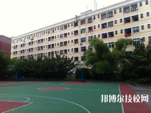 開陽職業(yè)技術(shù)學(xué)校2020年招生辦聯(lián)系電話