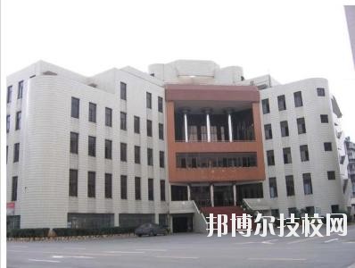 云南廣播電視學(xué)校2020年學(xué)費、收費多少