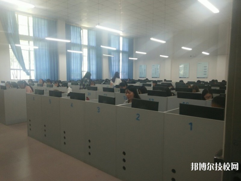 云南廣播電視學(xué)校2020年報(bào)名條件、招生要求、招生對象