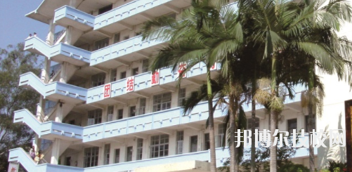 廣西工商學(xué)校網(wǎng)站網(wǎng)址 